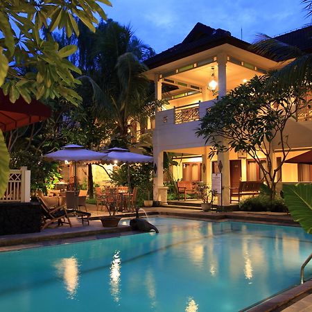 Hotel Indah Palace יוגיאקרטה מראה חיצוני תמונה