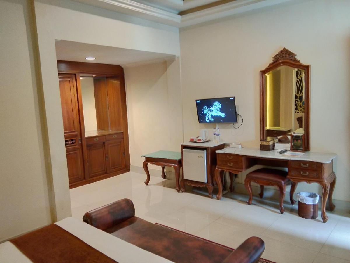 Hotel Indah Palace יוגיאקרטה מראה חיצוני תמונה