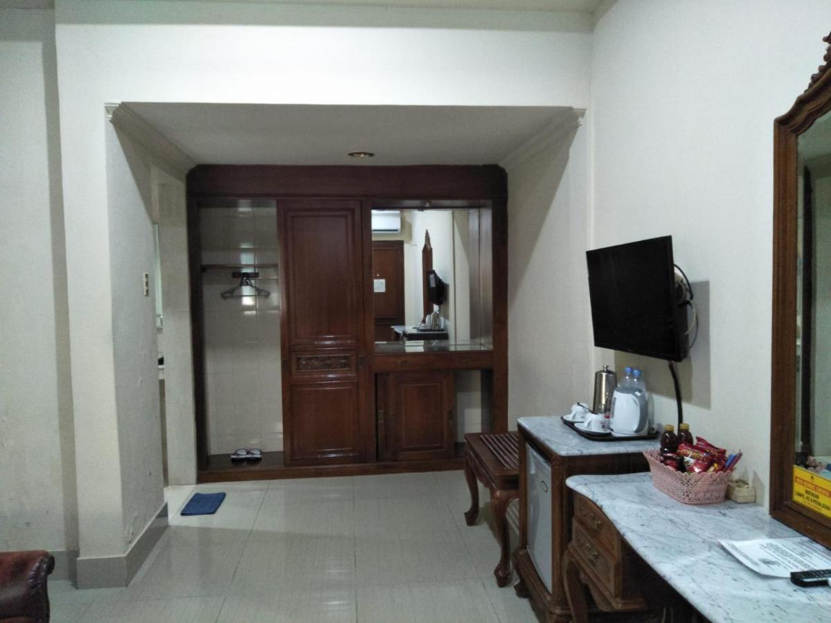 Hotel Indah Palace יוגיאקרטה מראה חיצוני תמונה