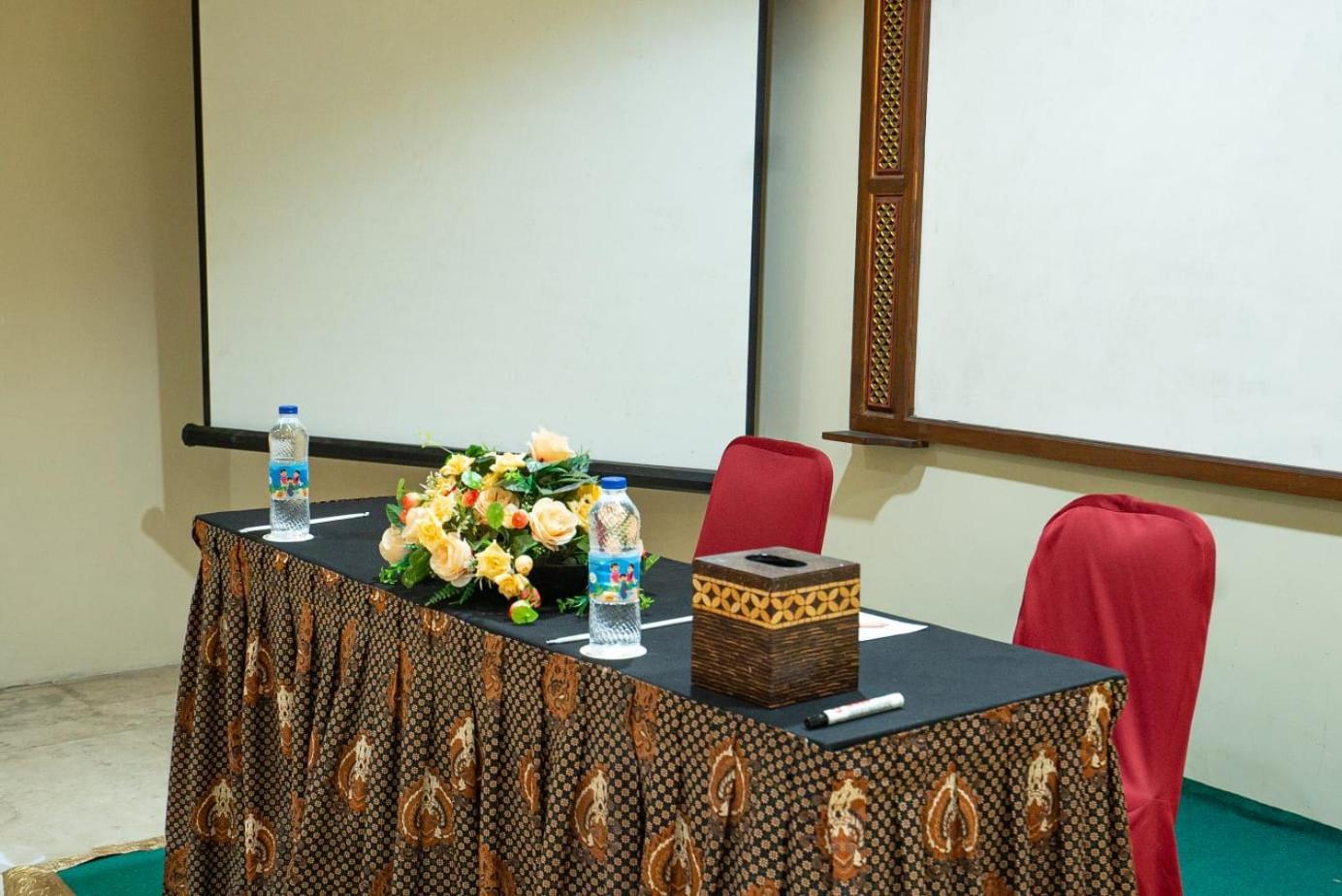 Hotel Indah Palace יוגיאקרטה מראה חיצוני תמונה