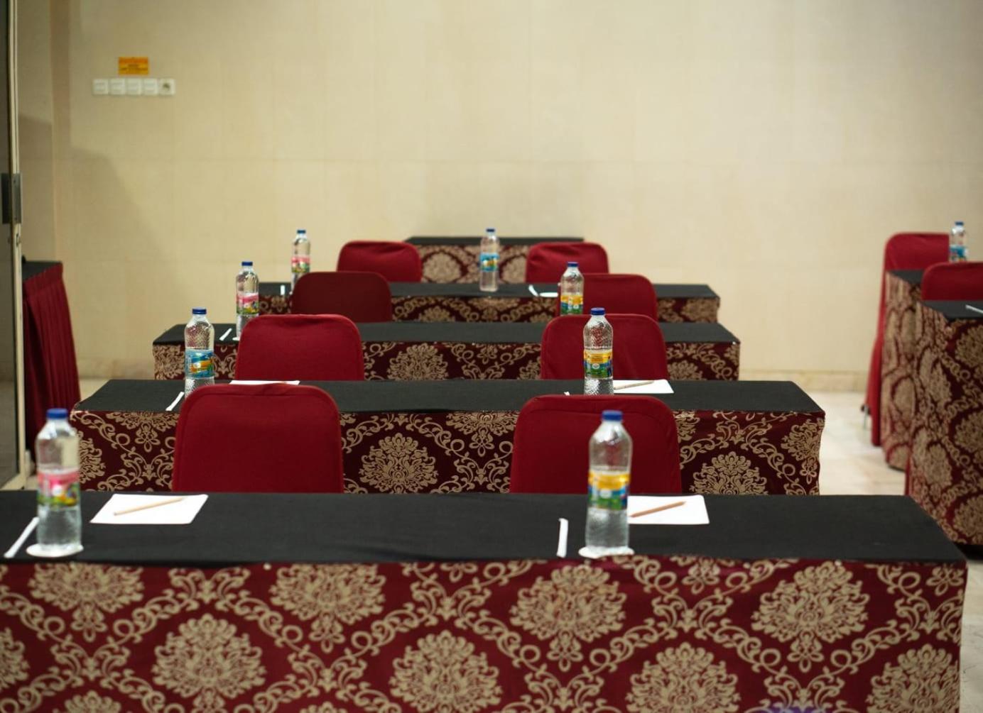 Hotel Indah Palace יוגיאקרטה מראה חיצוני תמונה