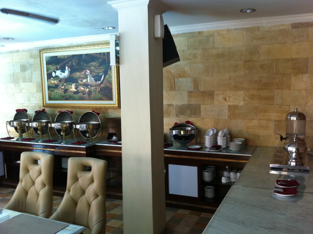 Hotel Indah Palace יוגיאקרטה מראה חיצוני תמונה