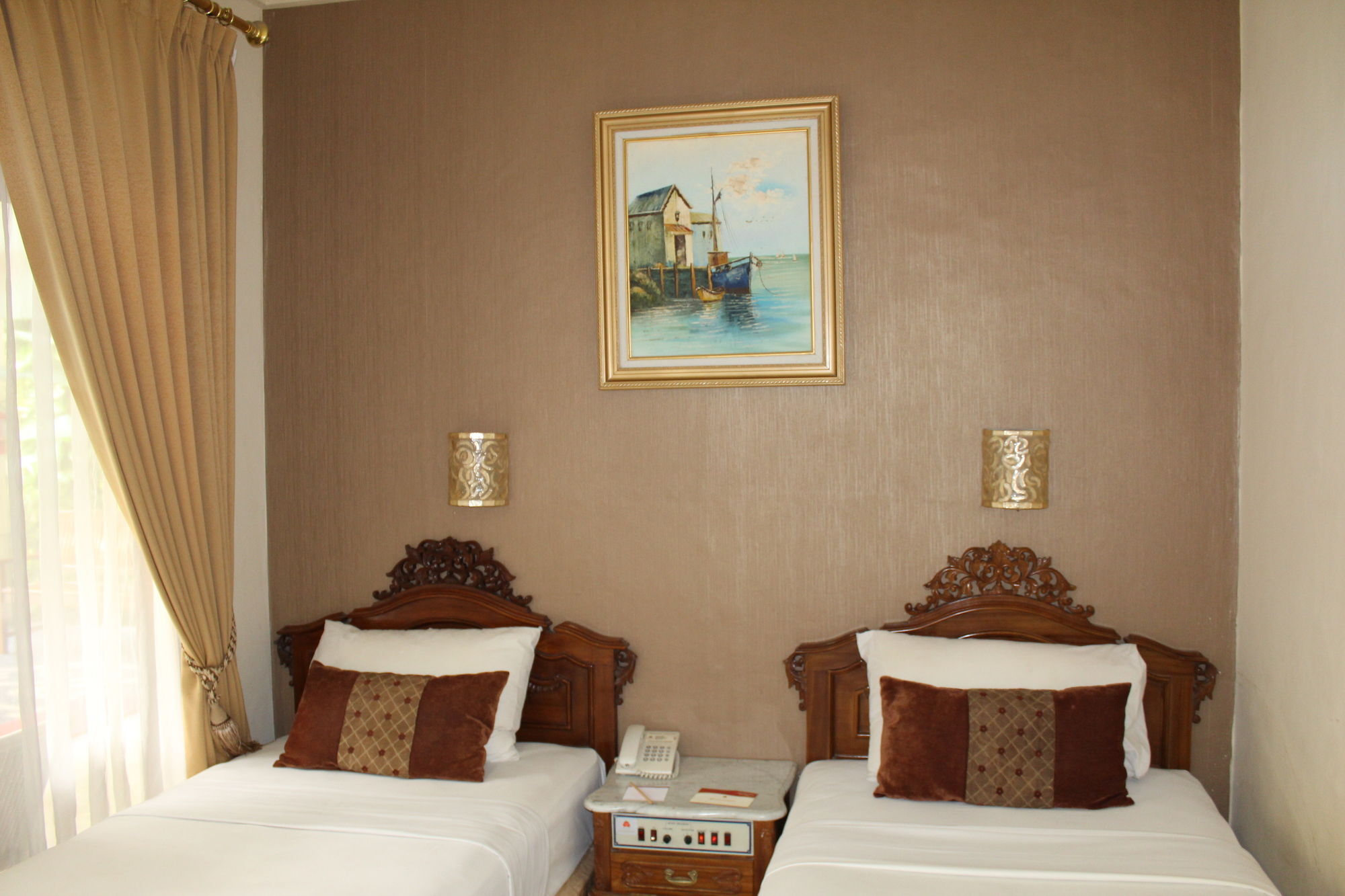 Hotel Indah Palace יוגיאקרטה מראה חיצוני תמונה