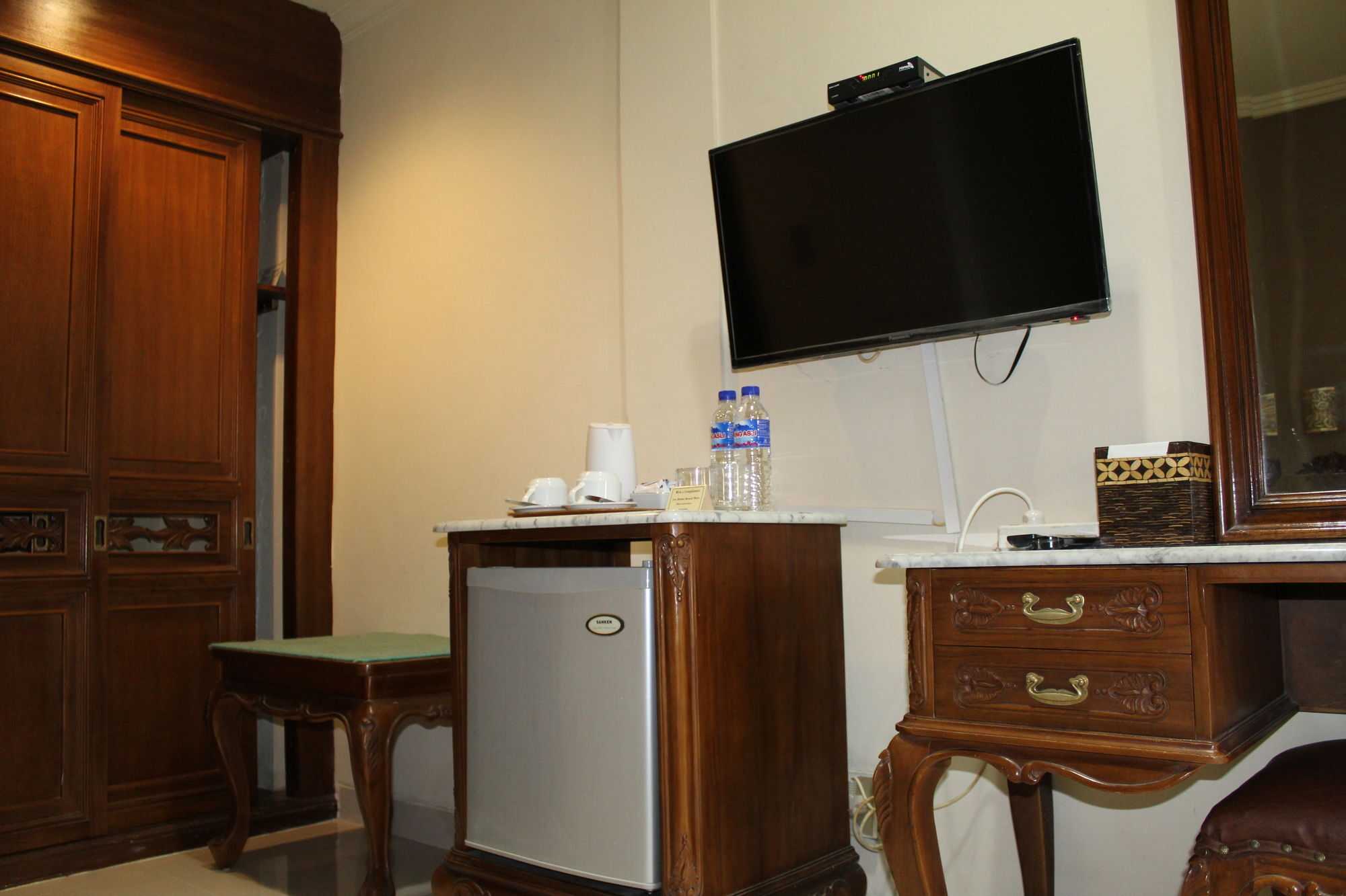 Hotel Indah Palace יוגיאקרטה מראה חיצוני תמונה